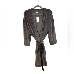 NWT Splendid Taupe Fuzzy Robe